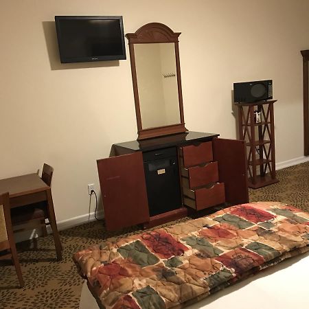 Waterbury Big Apple Motel Екстериор снимка