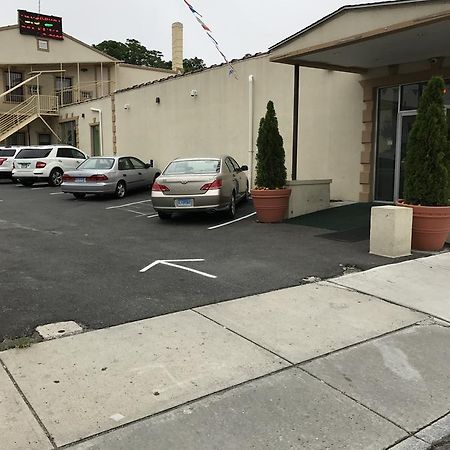 Waterbury Big Apple Motel Екстериор снимка
