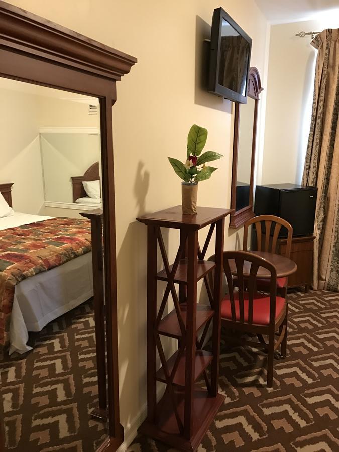Waterbury Big Apple Motel Екстериор снимка