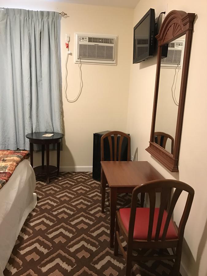 Waterbury Big Apple Motel Екстериор снимка