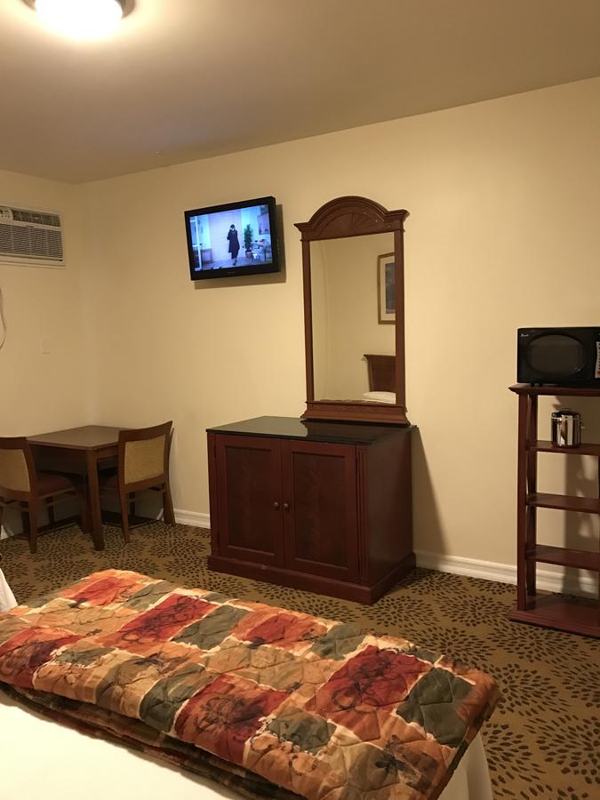 Waterbury Big Apple Motel Екстериор снимка